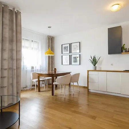 Lanciego - Przytulny Z Osobna Sypialna, Balkon, Wi-fi, Natolin, Ursynow ורשה