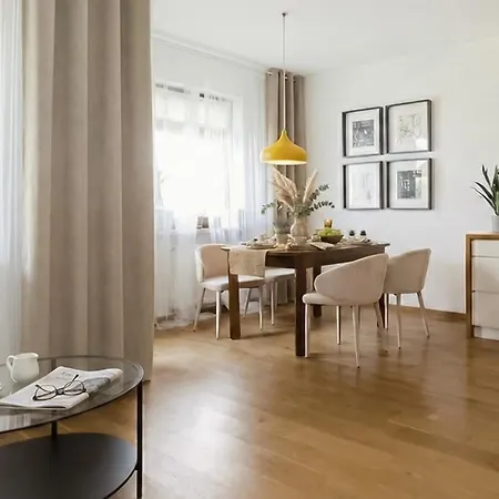 דירה Lanciego - Przytulny Z Osobna Sypialna, Balkon, Wi-fi, Natolin, Ursynow ורשה