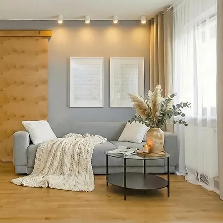 Apartmán Lanciego - Przytulny Z Osobna Sypialna, Balkon, Wi-fi, Natolin, Ursynow *