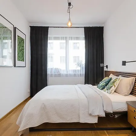 Apartment Lanciego - Przytulny Z Osobna Sypialna, Balkon, Wi-fi, Natolin, Ursynow