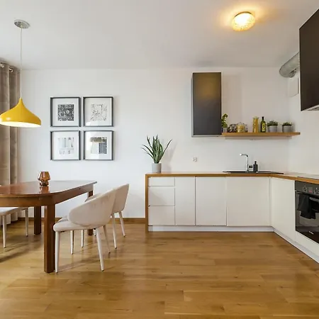 Lanciego - Przytulny Z Osobna Sypialna, Balkon, Wi-fi, Natolin, Ursynow Apartament *