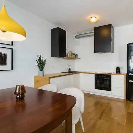 Lanciego - Przytulny Z Osobną Sypialną, Balkon, Wi-fi, Natolin, Ursynów *