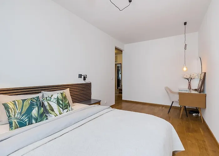 Apartment Lanciego - Przytulny Z Osobna Sypialna, Balkon, Wi-fi, Natolin, Ursynow *