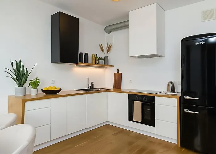 Lanciego - Przytulny Z Osobna Sypialna, Balkon, Wi-fi, Natolin, Ursynow *