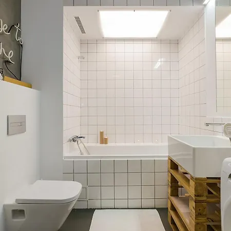 Apartmán Lanciego - Przytulny Z Osobna Sypialna, Balkon, Wi-fi, Natolin, Ursynow Varšava
